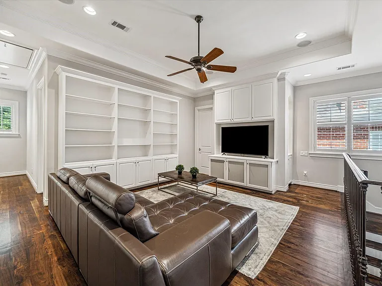 2809 Georgetown St — Photo 15