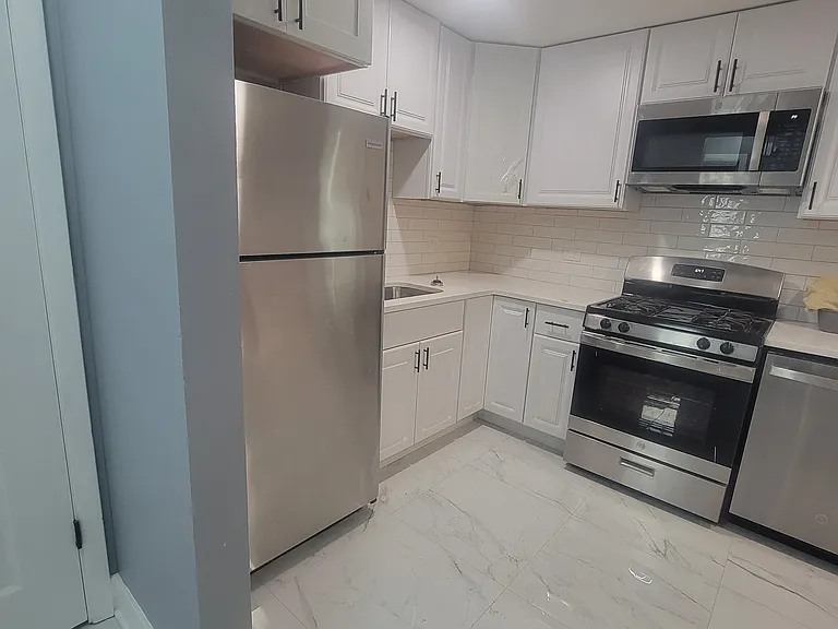 4250 W Lawrence Ave #2W — Photo 9