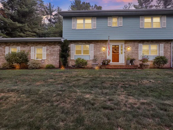 18 Hillside Rd, Birdsboro, PA 19508