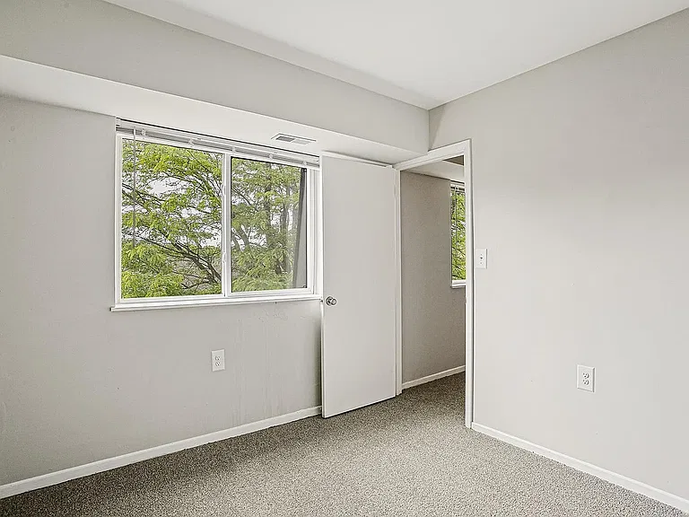 Meadow Creek Apartments — Photo 15