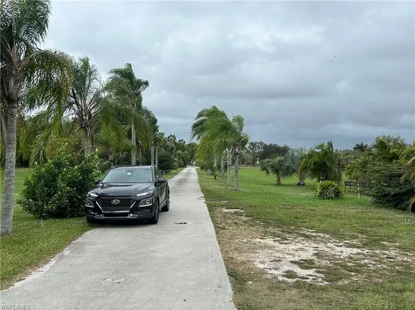 11530 Riggs RD E, NAPLES, FL 34114
