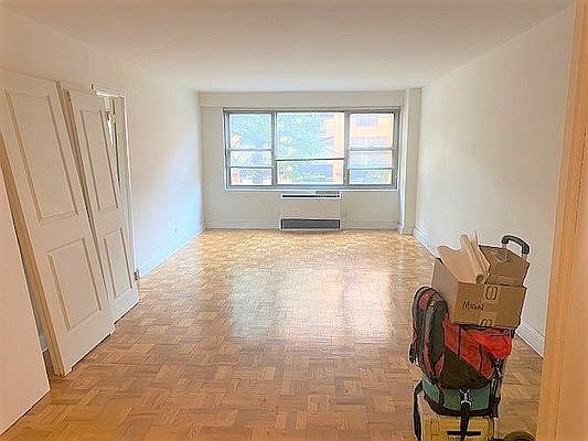 5th image of 353 E 83rd St APT 3J