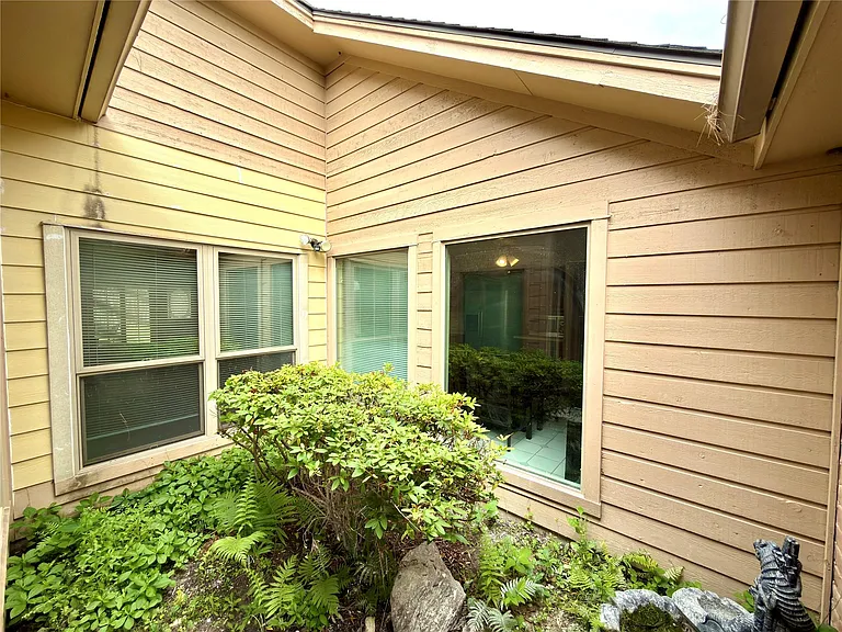 14834 Charlmont Dr — Photo 3