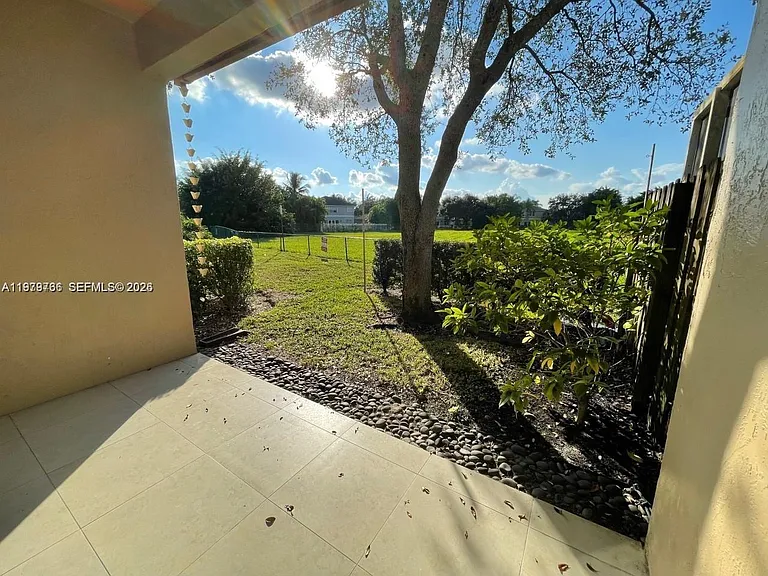 16309 Emerald Cove Rd #16309 — Photo 29