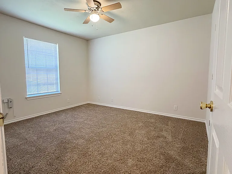 Middle Bedroom
