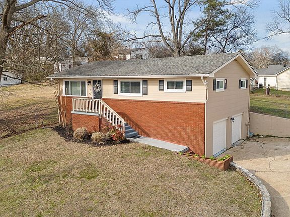 4th image of 268 Lawrence Dr