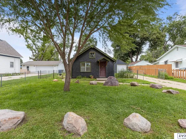 2408 Crawford St, Bellevue, NE 68005