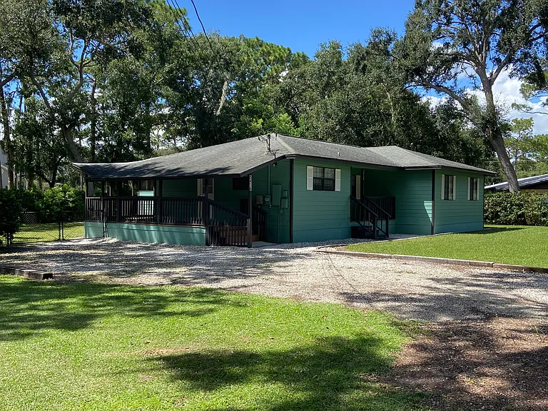 Lake Le Clare Rd — Photo 1