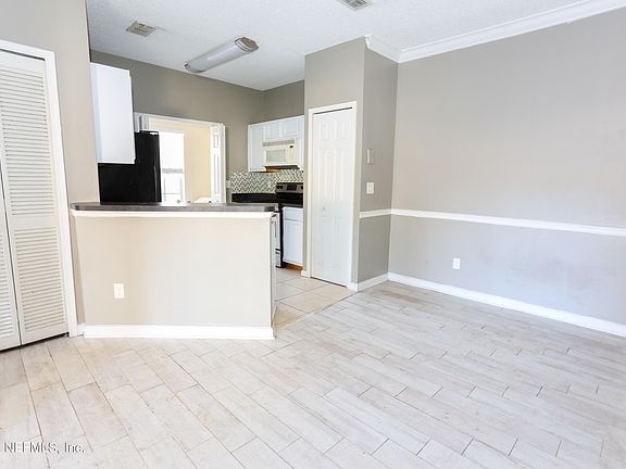 3rd image of 10000 N Gate Pkwy #1415