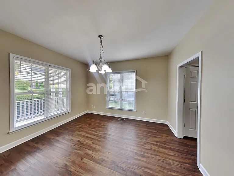 1725 Woodland Pointe Dr — Photo 5