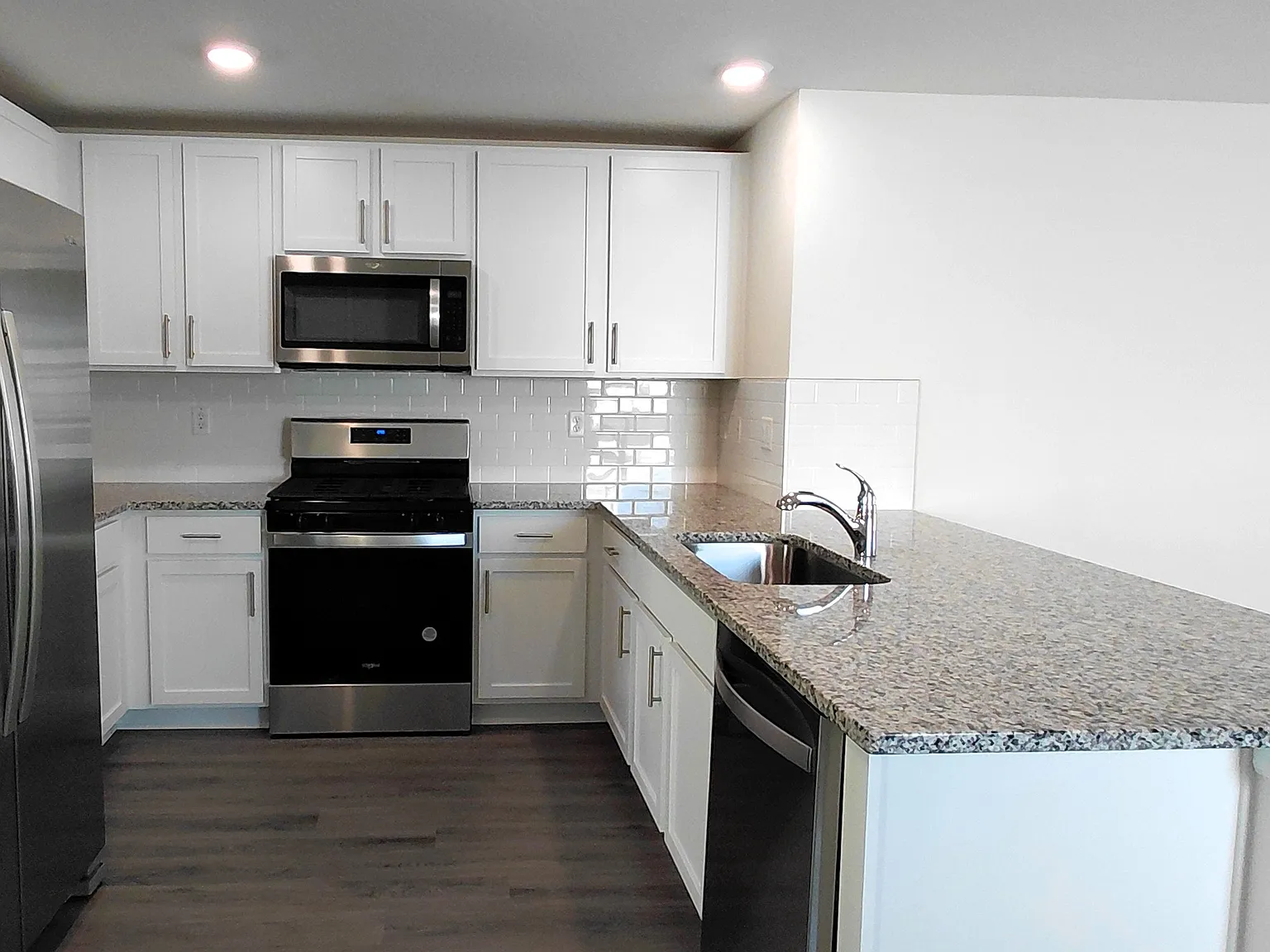 3 bed, 1560 sqft, $2,450 — Photo 4