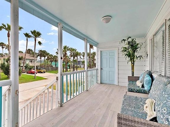 4th image of 210 W Gardenia St #11