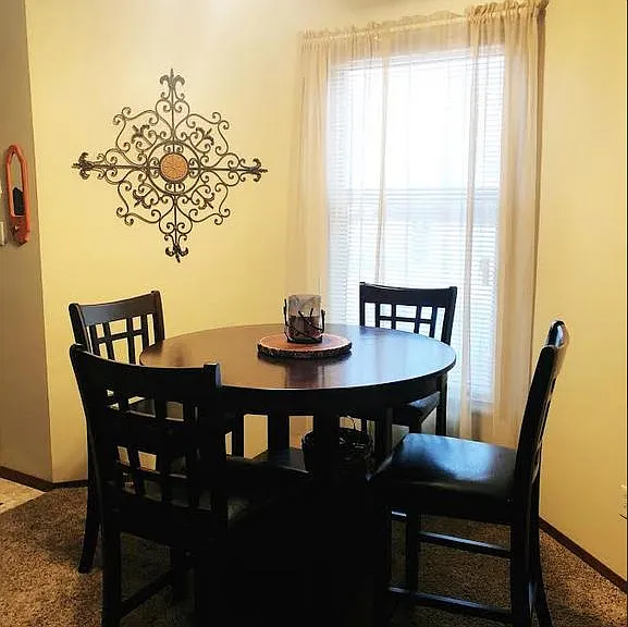 2301 Willow Ln — Photo 3