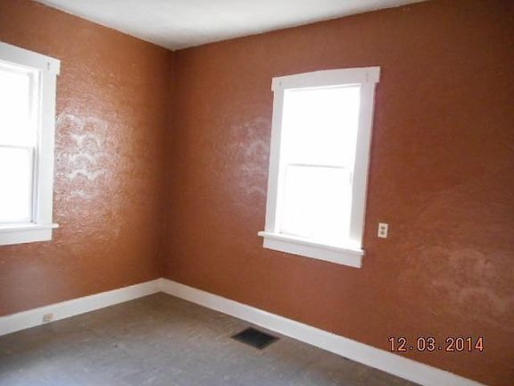 4th image of 33 S Horton St
