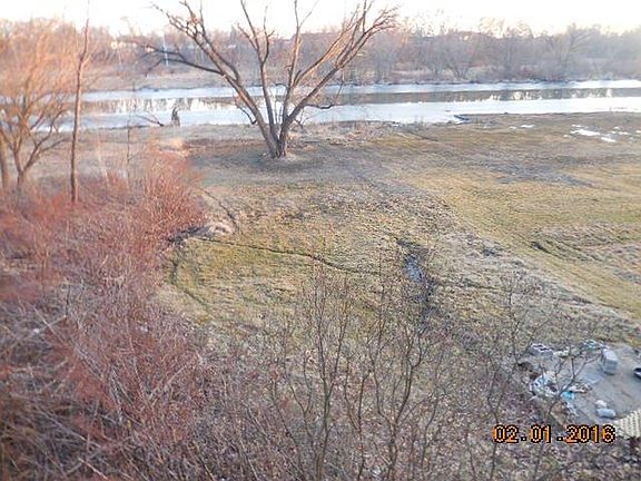 3rd image of 4625 Willow Dr