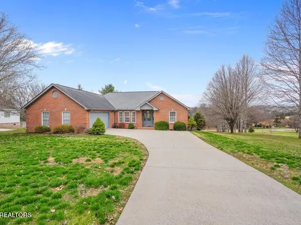 2411 Robin Ridge Dr, Maryville, TN 37801