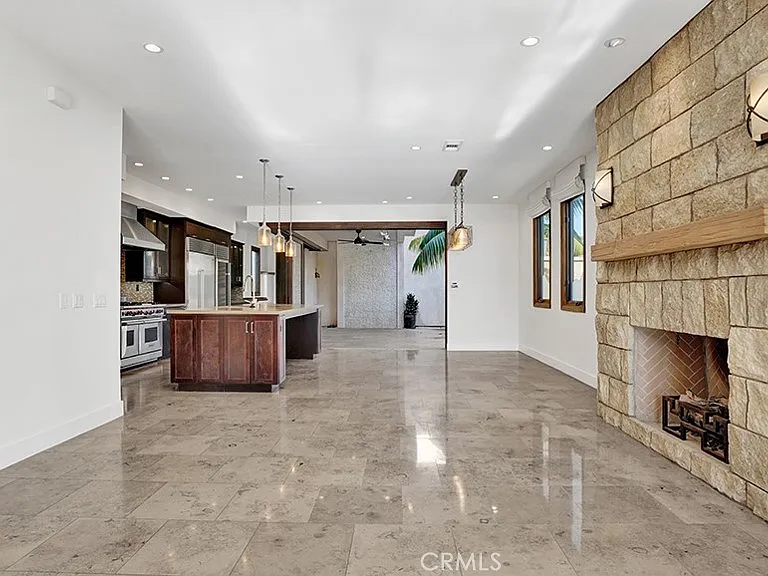 243 Poppy Ave — Photo 5