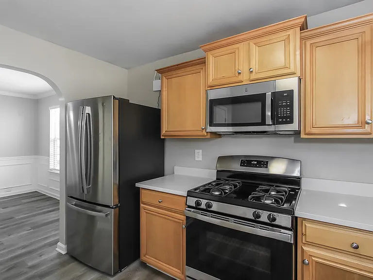 2436 Cornell Cir — Photo 8