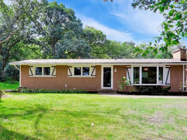 26980 N Fairfield Rd, Wauconda, IL 60084