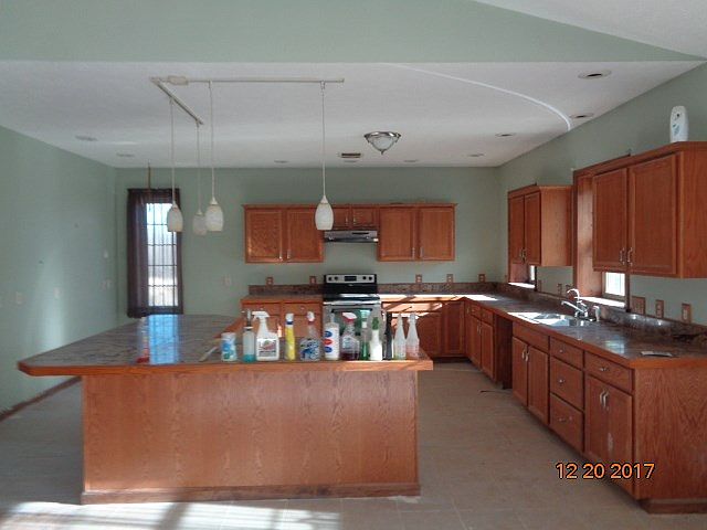 2nd image of 291 E Unity Rd
