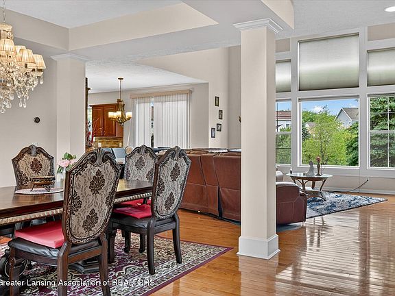 5th image of 1582 Maiden Ln
