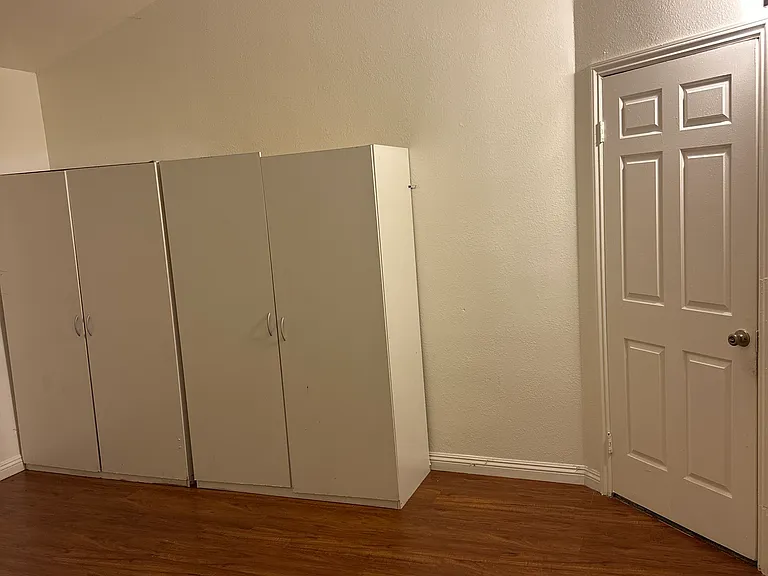 14841 Hunter Ln — Photo 3