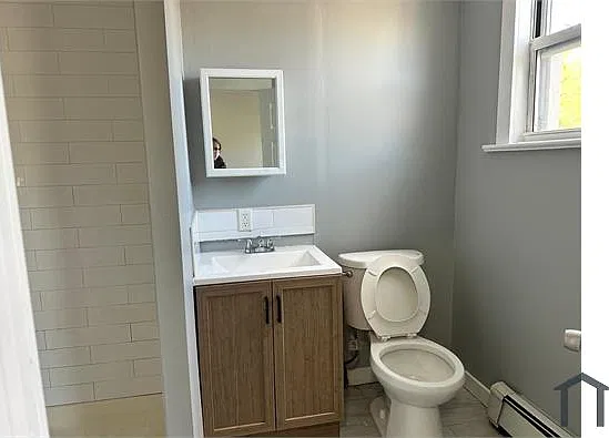 3 bed, 950 sqft, $3,400 — Photo 4