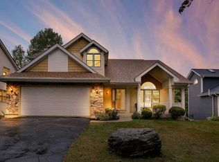 81 Spring Ave, Glen Ellyn, IL 60137