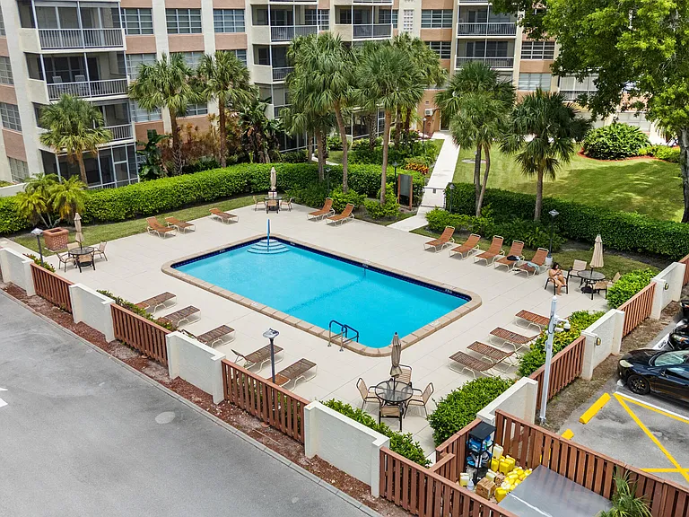 10777 W Sample Rd #508 — Photo 30
