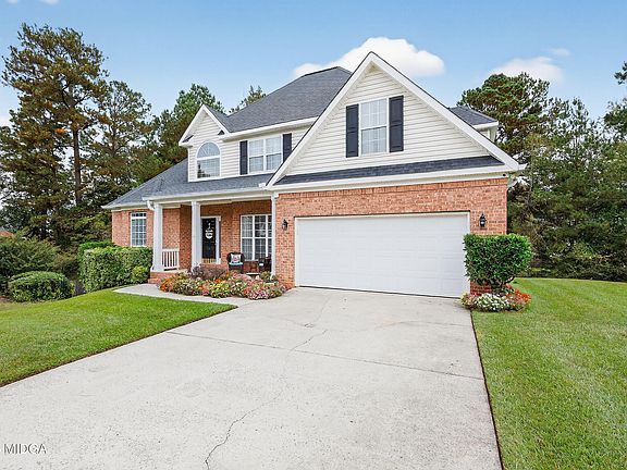 4th image of 504 Edgefield Way