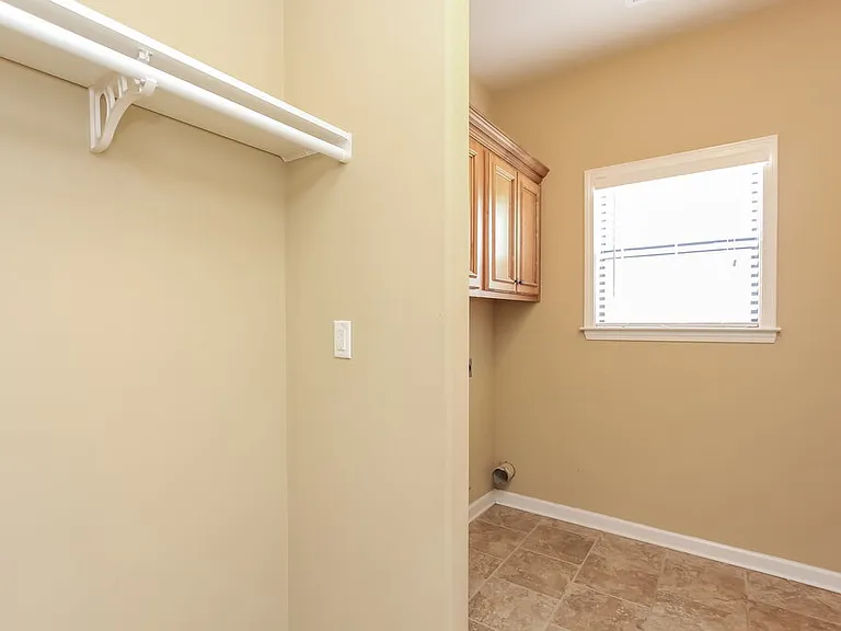 55 Misty Meadows Cv — Photo 19