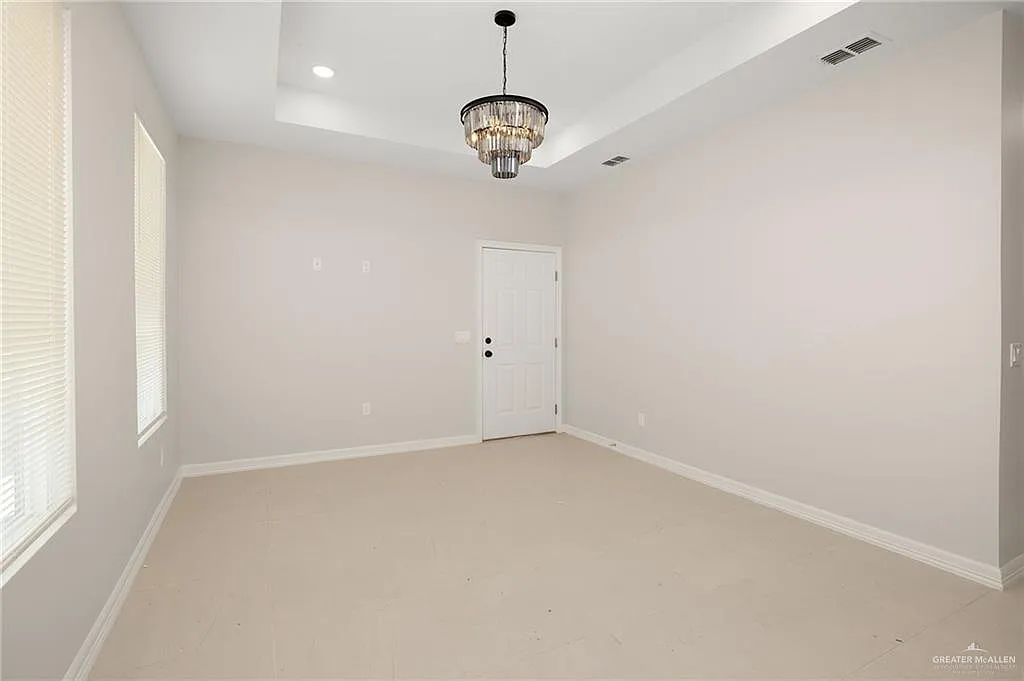 3 bed, 2.0 bath, 980 sqft, $1,400 — Photo 4