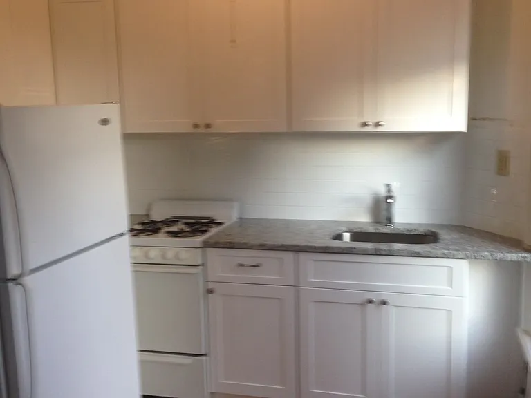 151 Bradley St #2 — Photo 8
