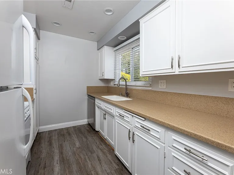 1741 Tustin Ave #27 — Photo 5