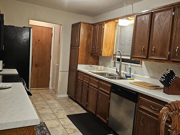 101 E Blancas Dr — Photo 11