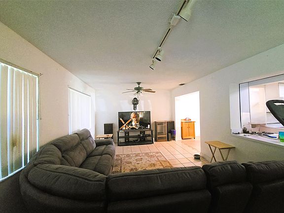 3rd image of 5804 NW 70th Avenue