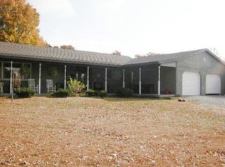 4064 N 350th St, Casey, IL 62420