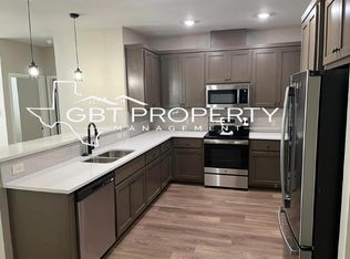 102 E State St #1E, Groesbeck, TX 76642