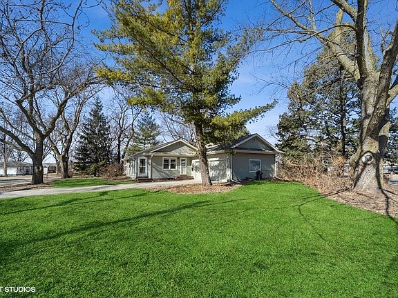 4th image of 1154 SW Kenworthy Dr