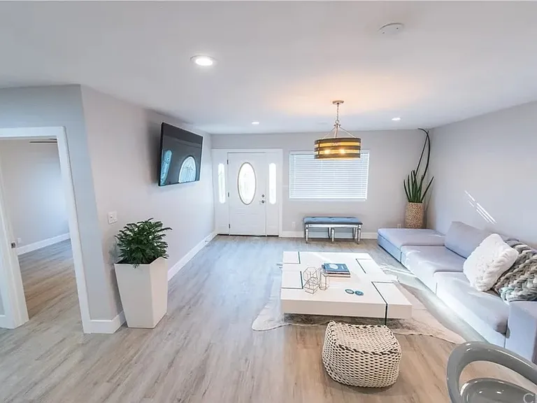 12426 S Vermont Ave #2 — Photo 8