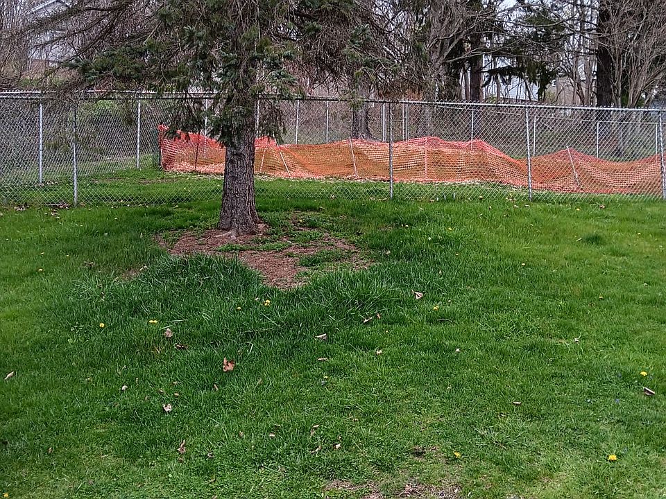 2nd image of 445 Spring St