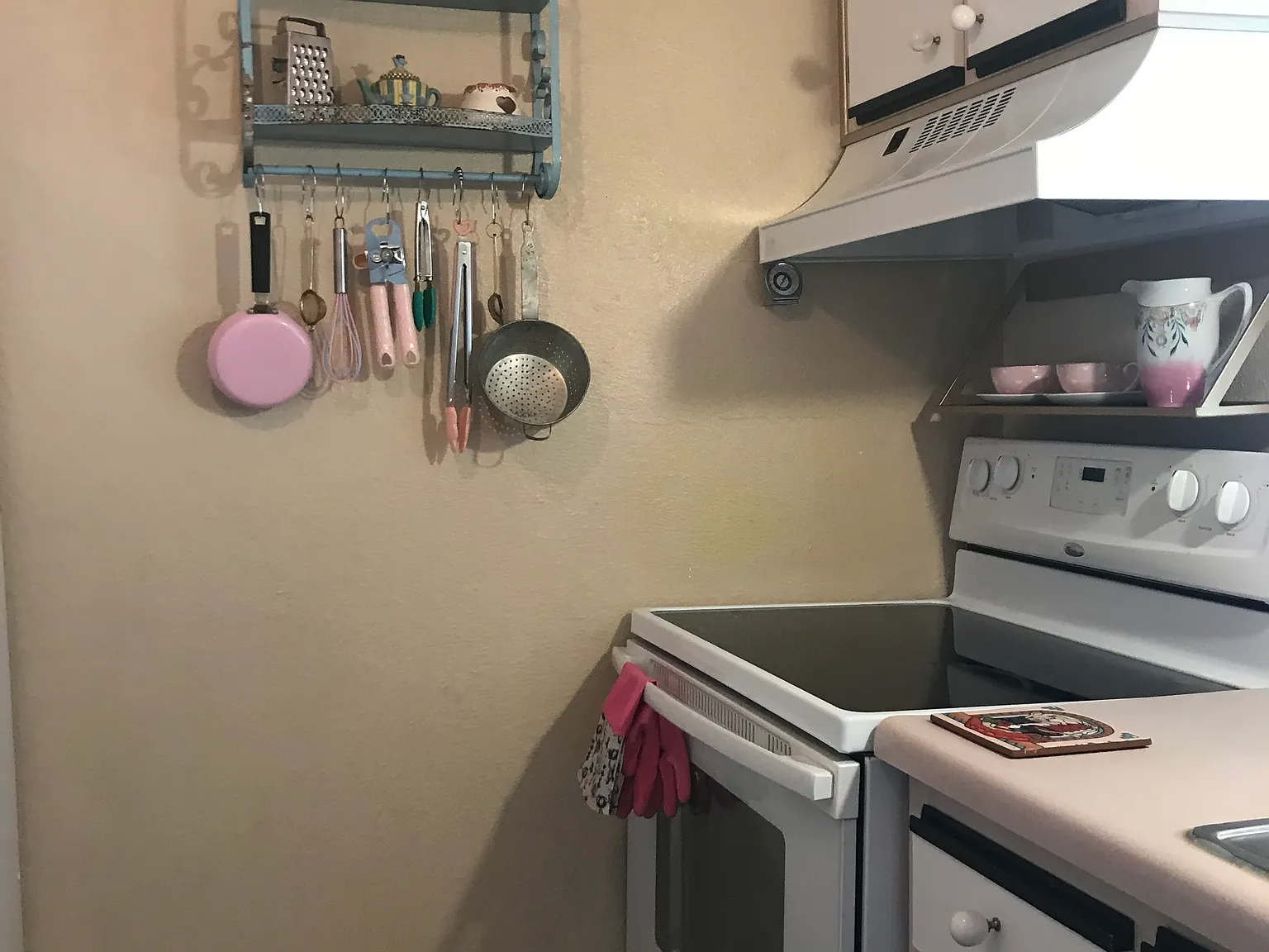 2210 Miguel Chavez Rd — Photo 4