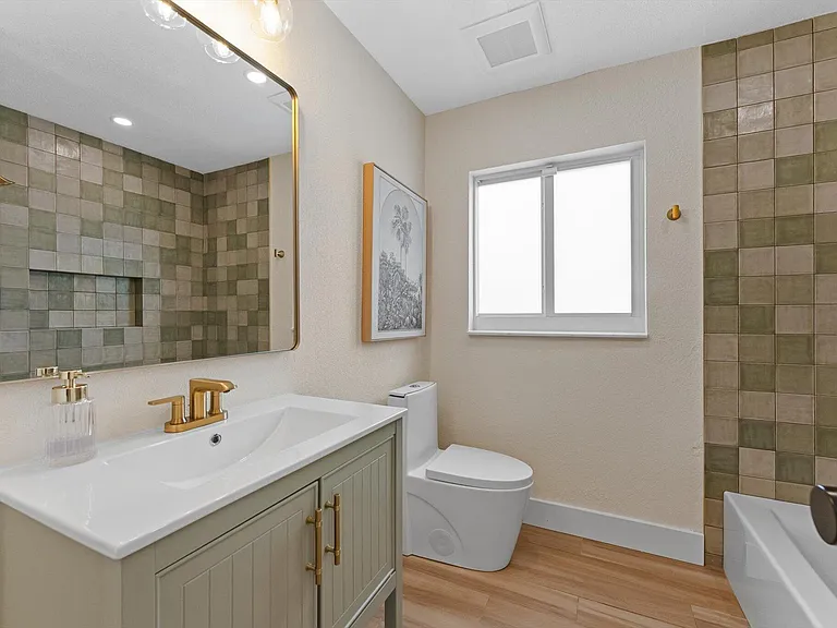 1289 SW 7th St — Photo 21