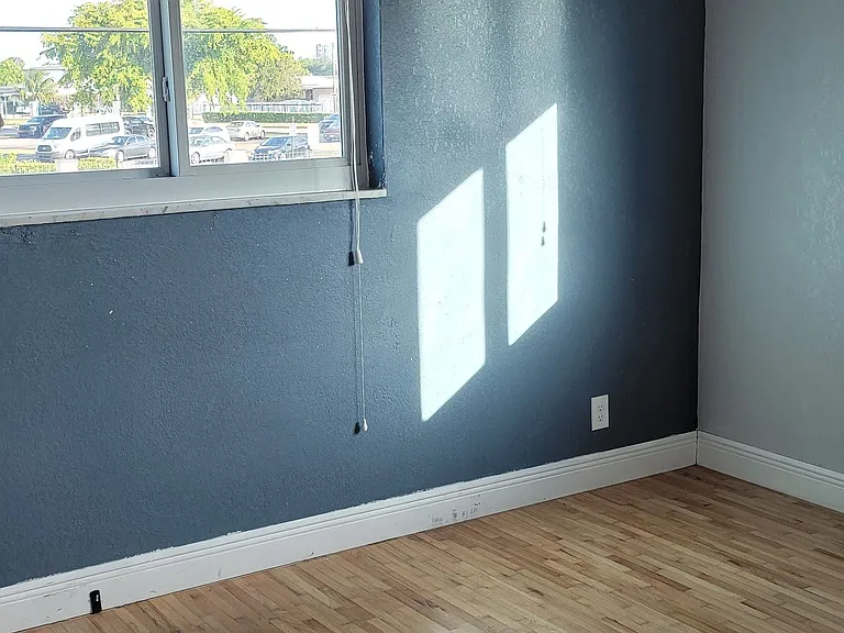 9240 NW 12th Ave — Photo 29