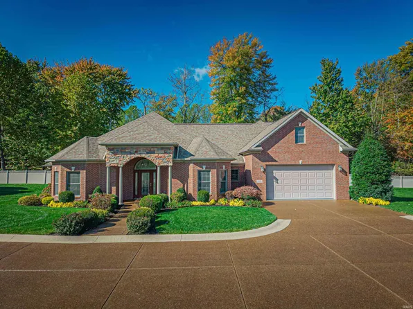 1469 Woodfield Dr, Newburgh, IN 47630