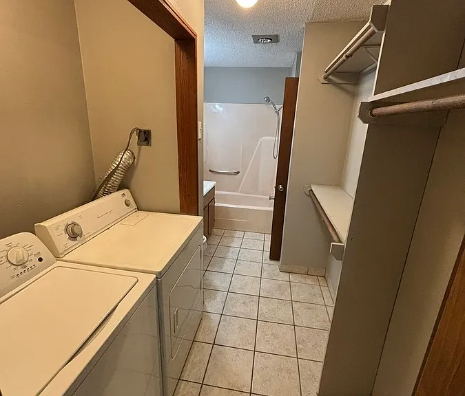 1390 W Wedington Dr #12 — Photo 6