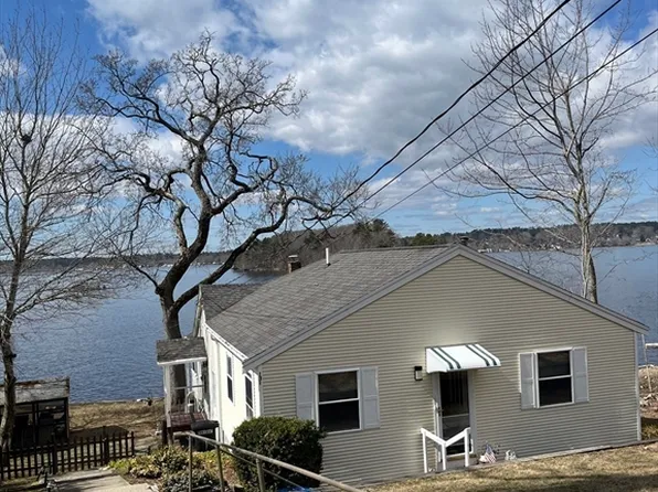 131 Hemlock Shore Rd, Lakeville, MA 02347