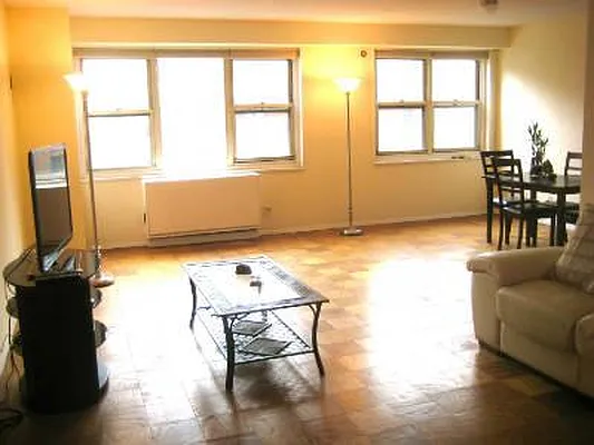Rented by Akam Sales and Brokerage | media 14