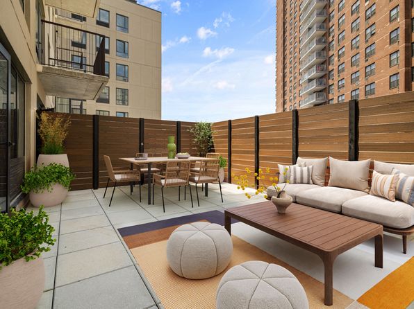 170 W 225th St #PENTHOUSE 11