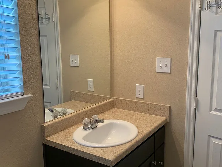 17038 Wilthorne Gardens Ct — Photo 20